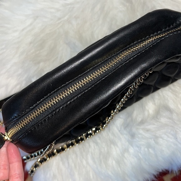 Talbots Classic classic black quilted leather adjustable chain strap purse - Picture 14 of 15